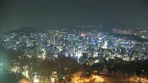 Pour pouvoir profiter de la ville au maximum, je vous conseille d'essayer de réserver votre hotel de façon assez proche du centre ville. Live Webcams Around Seoul South Korea