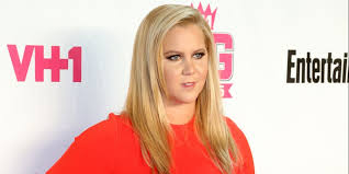 Amy schumer is among an impressive group of women featured in the latest edition of the pirelli calendar. Amy Schumer Nackt Im Pirelli Kalender Desired De