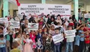 Terimakasih, masih 10 hari lagi agustusannya. Hut Kemerdekaan Ri Ini Cerita Dibalik Ucapan Selamat Hari Kemerdekaan Dari Anak Anak Palestina
