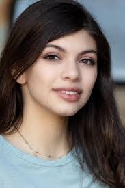 Leah Rowan's Instagram, Twitter & Facebook