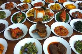 Seperti diketahui bahwa ciri khas masakan padaang adalah sambal cabe hijau yang dicampur dengan tomat hijau. Quiz Kepribadianmu Bisa Ketahuan Dari Makanan Padang Favorit Di Bawah Ini Lho
