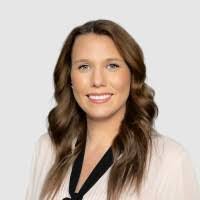 Sarah Thacker's Instagram, Twitter & Facebook