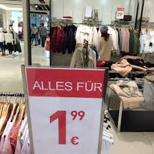 Einkaufscenter pep neuperlach ist ein geschäft, bekleidungsgeschäft, apotheke and einkaufszentrum mit sitz in münchen, bayern. Zara Moosach Bahnhof Munchen Bayern
