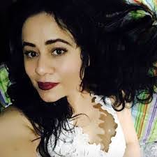 Donna Roan's Instagram, Twitter & Facebook