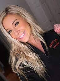 Leanna Dillard's Instagram, Twitter & Facebook