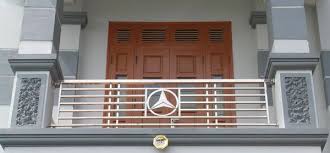 Build a project with an expert or purchase glass open up your view with glass railing. Pin By Chadoo Chado8 On Linh Tinh Railing Design Steel Railing Design Balcony Grill Design