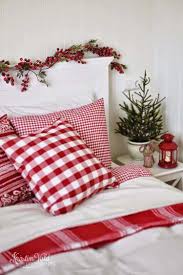 Maybe you would like to learn more about one of these? 35 Ways To Create A Christmas Wonderland In Your Bedroom