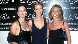 Like the it girls who wear them, certain trending items also possess a similar je ne sais quoi essence. Jennifer Aniston Courteney Cox Lisa Kudrow Reunite For Girls Night Hollywood Life