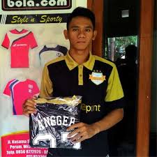 Jersey motif abstrak perpaduan warna gelap dan terang. Mereka Yang Telah Bikin Jersey Futsal Di Seragambola Com