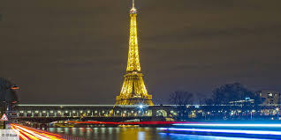Eiffel tower, paris 10,700 selfies the eiffel tower takes top spot. Publier Un Selfie Devant La Tour Eiffel Illuminee Ce N Est Toujours Pas Legal