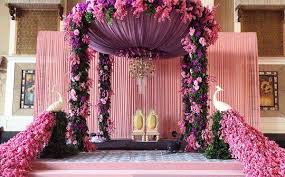 Browse 1000s of latest bridal photos, lehenga & jewelry designs, decor ideas, etc. 15 Latest Mughal Royal Decor For Your Grand Wedding Shaadisaga