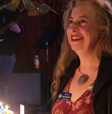 What does a snake crossing sign