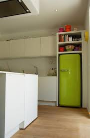 Frigo smeg vert d eau. Refrigerateur Vert Pomme Dans Un Environnement Blanc