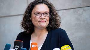 Überdies formulierte nahles schon als ministerin das ziel, die bundesagentur für arbeit zu einer bundesagentur für arbeit und qualifizierung . Andrea Nahles Soll Chefin Der Bundesagentur Fur Arbeit Werden