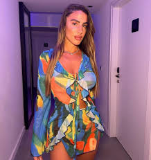 Tamar Shabi, aka Tamar MT Mobile, is a TikTok star known for her technical  skills in mobile repair. From fixing iPhones to Samsung devices, her videos  showcase creativity and expertise. TamarShabi Celebsta