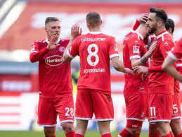 Darmstadt 98 dynamo dresden erzgebirge aue fortuna dusseldorf hamburger sv hannover 96 hansa rostock heidenheim holstein kiel ingolstadt jahn regensburg karlsruher sc nürnberg. Fortuna Dusseldorf Hygieneregeln Missachtet Ruffel Fur Profis