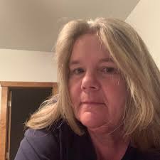 Is there a public swimming pool in Cheyenne?