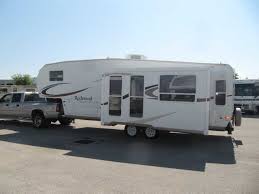 The rockwood signature ultra lite fifth wheel models provide excellent light weight alternatives for most owners of 1/2 ton pick up trucks. 2007 Used Rockwood Signature Ultralite 8283ss Fifth Wheel In Utah Ut