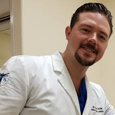 Daniel Islas Treviño, Cirujano General en Monterrey