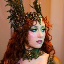 Chappell Roan with her talented creative director & stylist, Ramisha Sattar  & Genesis Webb, at the Alexander McQueen show #ParisFashionWeek 🩶 📸: Jed  Cullen