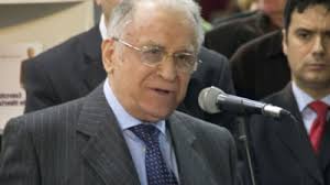 Un politician din generația lui ion iliescu a încetat din viață. Un Protestatar Catre Iliescu Criminalule Esti Un Dictator Au Murit Degeaba Pentru Tine Video Mobile