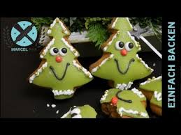 Die sind einfach zu schön! Witzige Lebkuchen Tannenbaume Einfach Und Schnell Selber Machen I Honig Lebkuchenmann Rezept Youtube