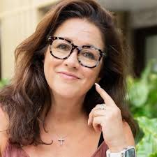 Many women I make hats for are navigating big life changes. Sometimes it's  a marriage, sometimes it's a divorce, sometimes it's a big trip, sometimes  it's a milestone birthday, sometimes it's cancer.