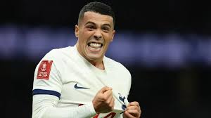 OFICIAL: Pedro Porro renova com o Tottenham