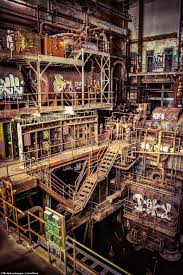 Incredible Photos Show Buildings Abandoned After Hurricane Katrina Abandoned After Buildings Hurrica Verlassenes Haus Verlassene Orte Geheimnisvolle Orte