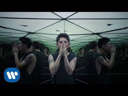 they think that we re no one 他們不將我們放在眼裡we re nothing not sorry 認為我們只是無名小卒不帶一絲歉意they push one ok