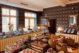 First, when we tried to make a reservation, almost all time slots. Carolaschlosschen Gourmet Classic