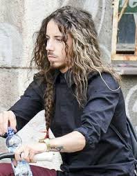 Michał szpak na scenie zaśpiewa dwa utwory, z których jeden będzie premierą.usłyszymy także uwielbiany przez publiczność dziwny jest ten świat, piosenkę, która w wykonaniu michała zyskała rzesze nowych fanów. 100 Michal Szpak Ideas In 2021 Long Hair Styles Men How To Look Better Music Star