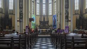 Jumat agung, pukul 15.00 wib; Tvri Siaran Langsung Misa Kamis Putih Di Gereja Katedral