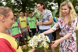 V roce 2001 získala titul. Jagr A Valachova Si Zahrali Frisbee S Detmi Ktere Bojuji S Cukrovkou A Celiakii Ceske Budejovice