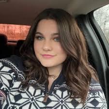 Emma Dyer's Instagram, Twitter & Facebook