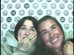 holly larkin (@hollylarkin19)