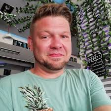 Kari Short (@KariShort76)