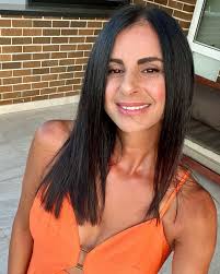 Well hello everyone! I thought it was about time I introduce myself to all  the beautiful new and old faces around here! So here goes! I'm lora. I'm a  wife, a mum