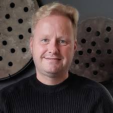 Vertaaladviseur Edwin Prins is beëdigd vertaler Engels geworden. Na 7,5  jaar dagelijks vertaalprojecten naar tevredenheid te hebben uitgevoerd,  heeft Edwin gisteren de eed afgelegd bij de Rechtbank…