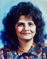 Simone Barrett's Instagram, Twitter & Facebook