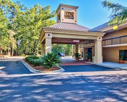 Clarion inn & suites offers its guests a spa tub and a seasonal outdoor pool. Clarion Inn Suites Aiken Aiken Updated 2021 Prices
