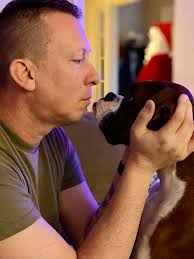 Don't daddy, you'll hurt him! I love him! 😍