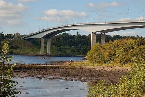 📰 HIGHLAND LATEST: Foyle Bridge closed to traffic after car fire  http://dlvr.it/TV0K4m 👈 Read full story