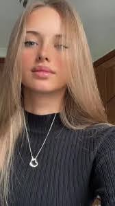 Kelley Siler's Instagram, Twitter & Facebook