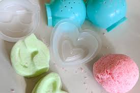 A couple drops of food. The Best Bath Bombs Are Lush Bath Bombs For 2021 Reviews By Wirecutter