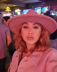 Olivia Edmondson's Instagram, Twitter & Facebook