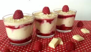 Ingredients Pour La Mousse Au Chocolat Blanc 200g De Chocolat Blanc 20cl De Creme Fluide Tiramisu Framboise Chocolat Blanc Chocolat Blanc Verrine Framboise