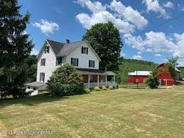 C 1915 Move In Ready Farmhouse With Views And A Nice Barn On 64 Acres In Dalton Pa 375 000 Country Life Dreams In 2020 Country Real Estate House Styles Real Estate