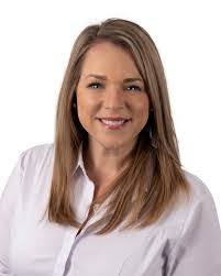 Kerry Macdougall's Instagram, Twitter & Facebook