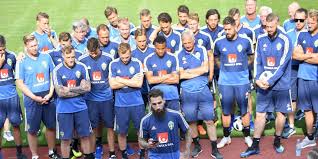 Kendisinden büyük bir ablası ve 2000 doğumlu, elias durmaz isminde bir erkek kardeşi vardır. Durmaz Fortsatter Kampa Mot Nathatet Gp